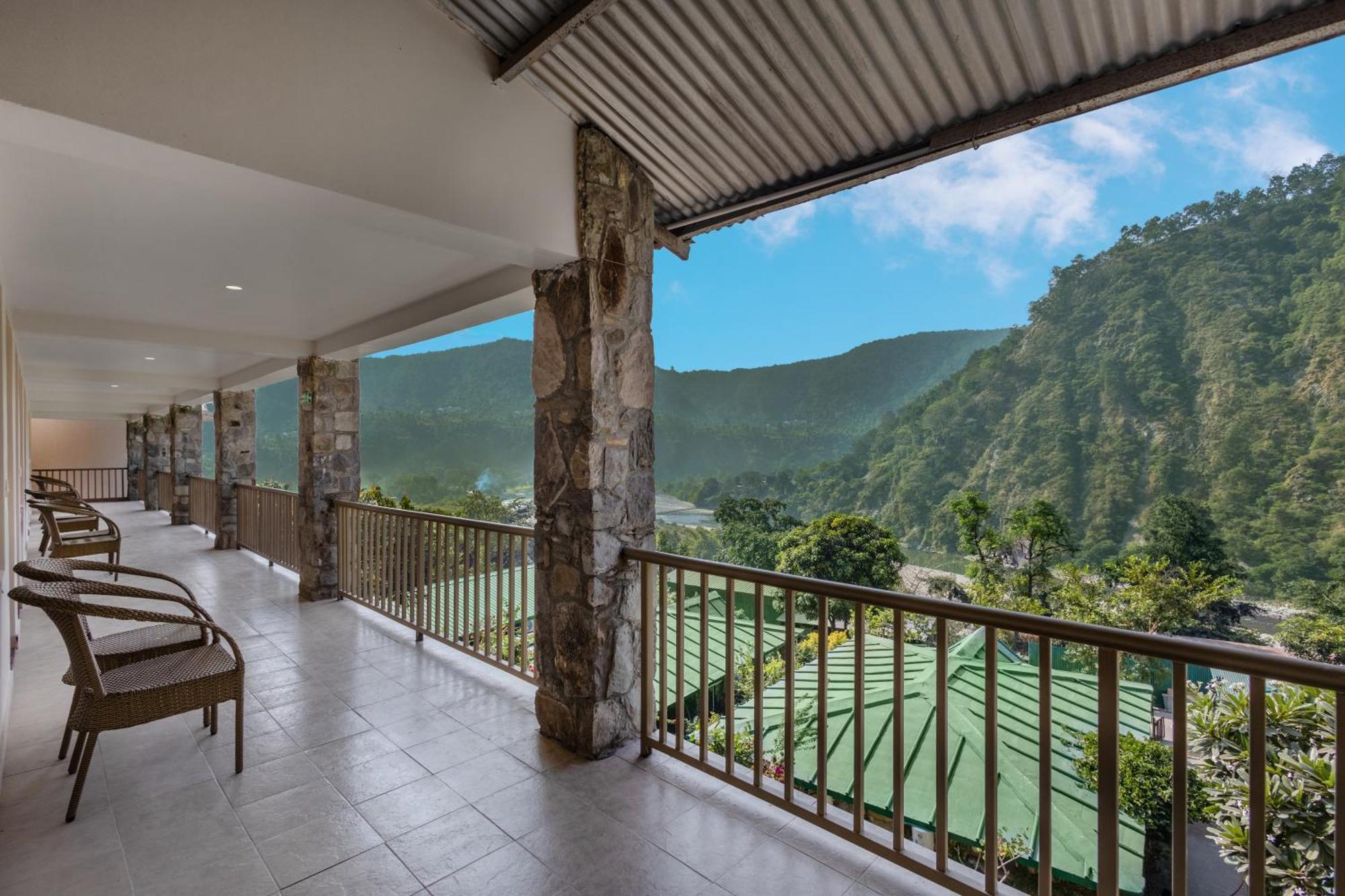 Sterling Corbett Hotel Garjia Exterior foto